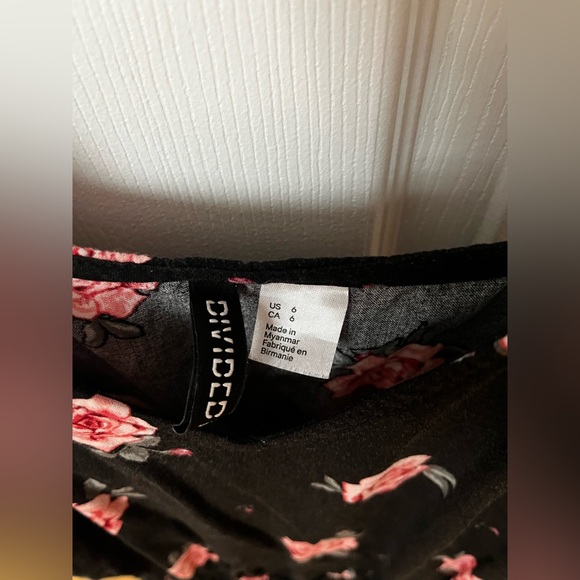 H&M Flower Romper - Picture 2 of 3